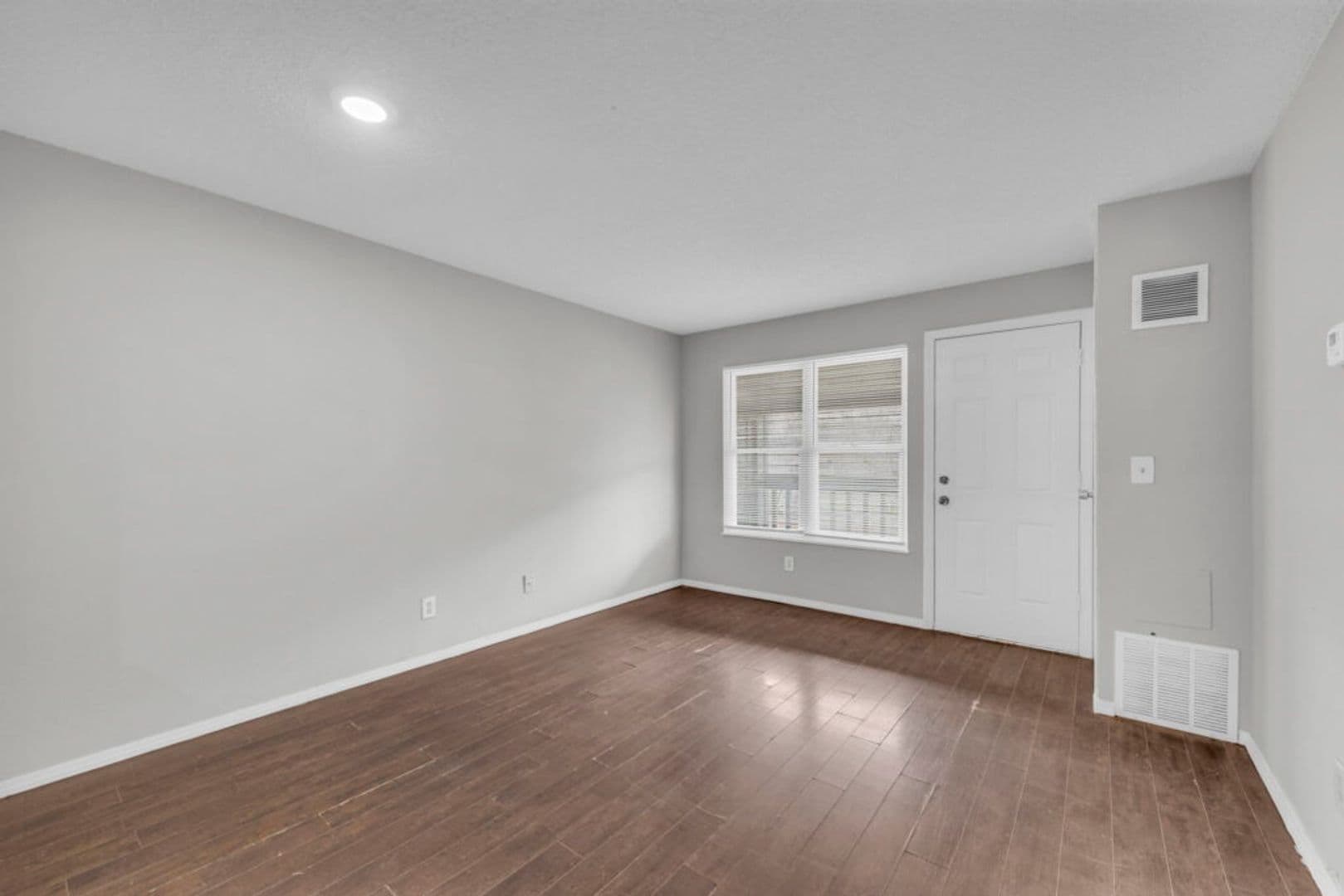 Kansas City Apartment: 1500 E. 29th Street