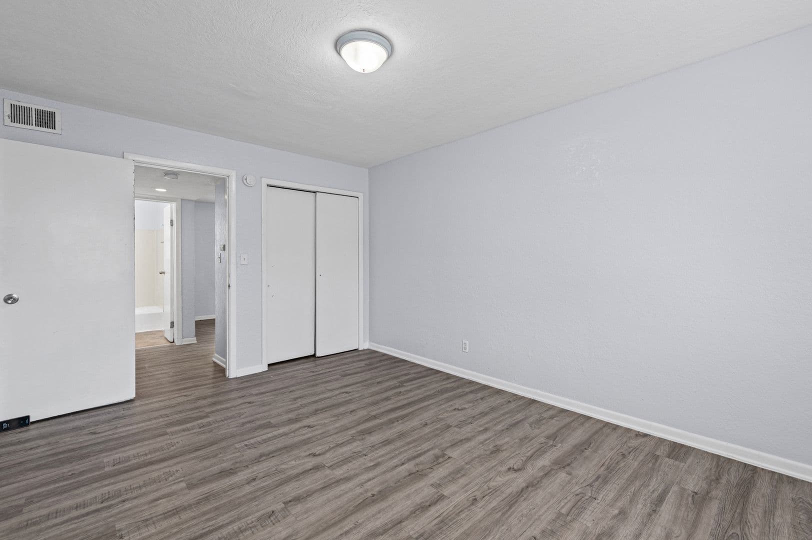 Kansas City Apartment: 8208 Troost Ave