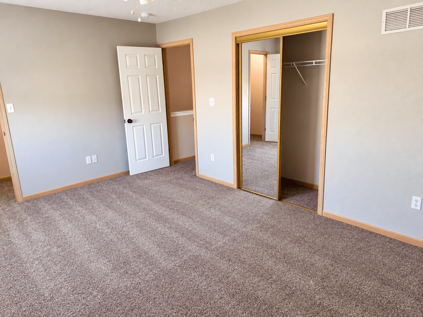 Platte City Townhome: 1810-1914 Century Hill