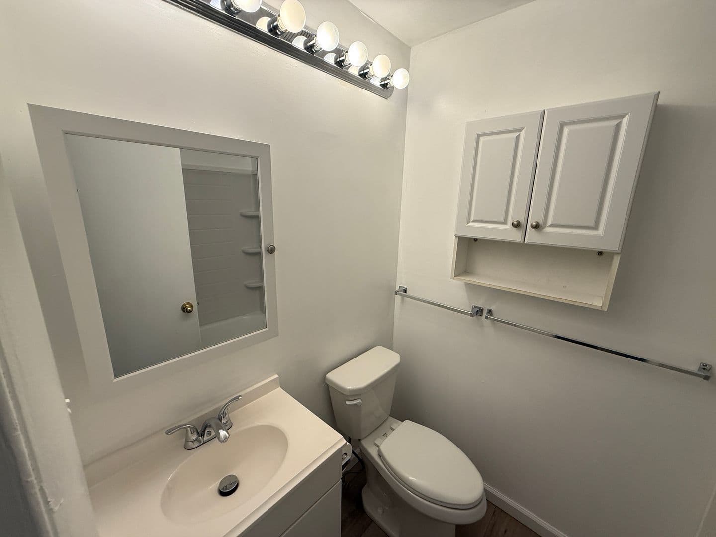Wallingford Condo: 758B Putnam Boulevard