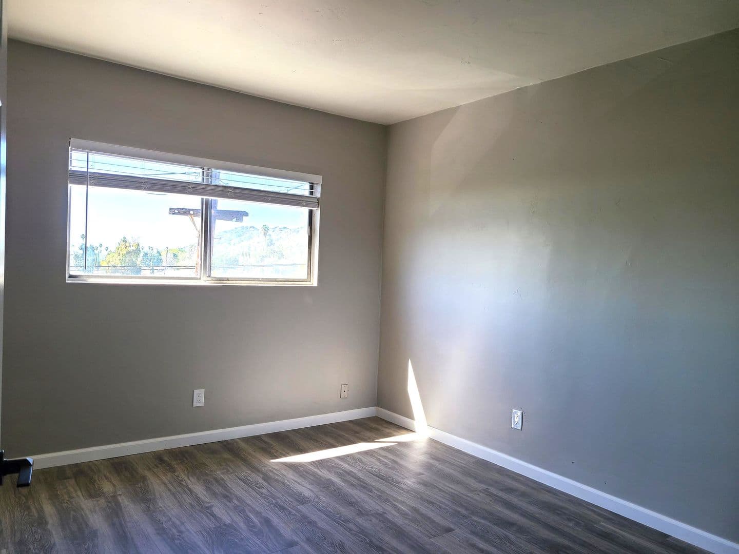 Los Angeles Apartment: 1421 Eagle Vista Dr - 8
