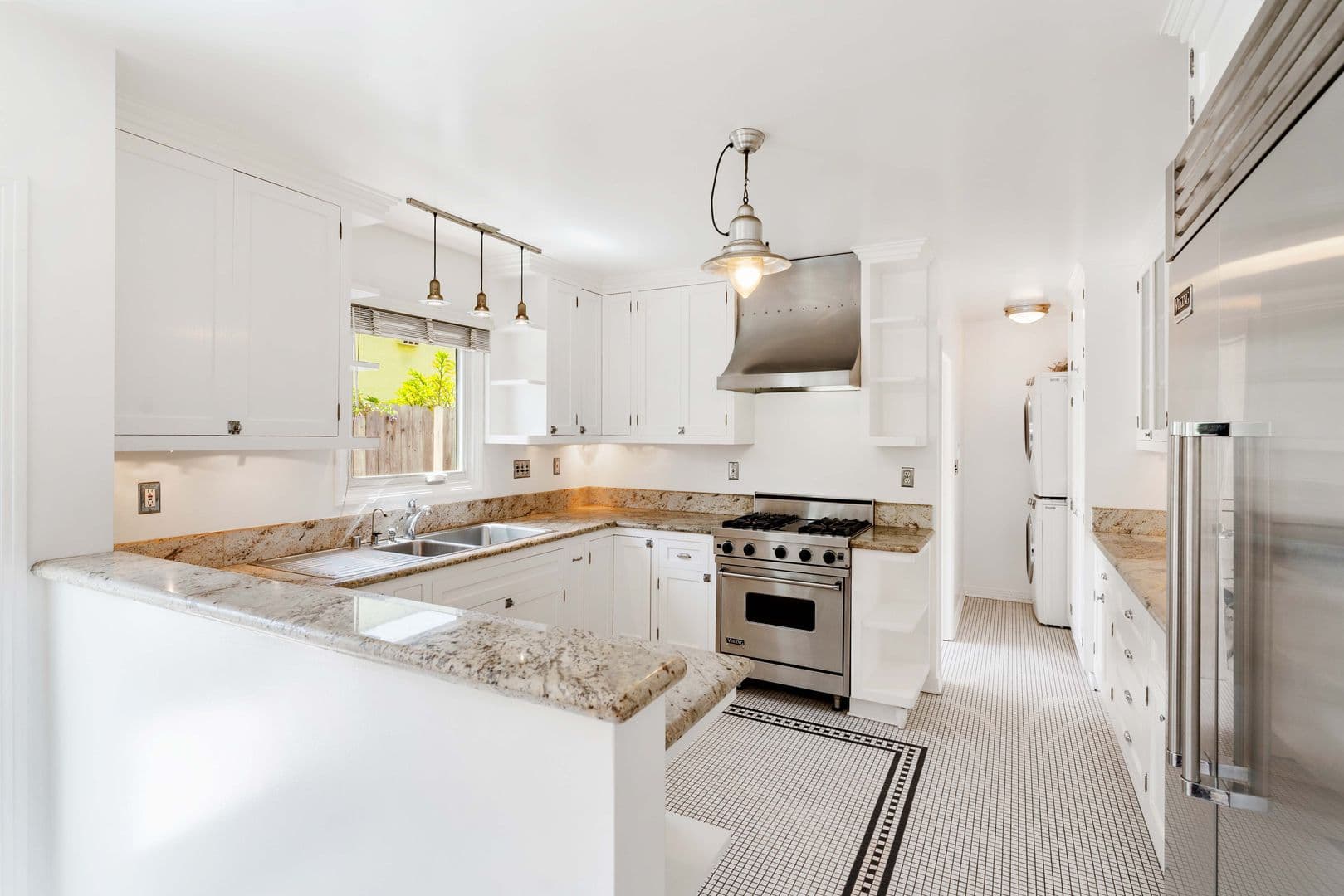 Los Angeles House: 2231 Overland Ave