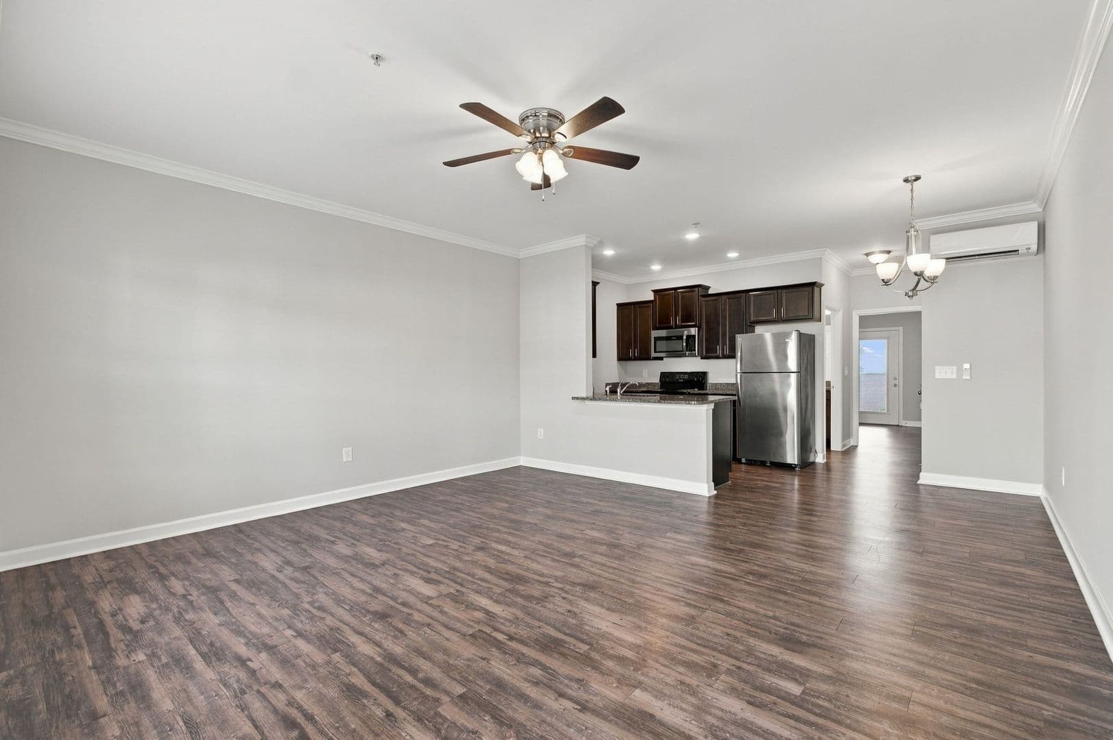 Gallatin Apartment: 1201 South Water Ave