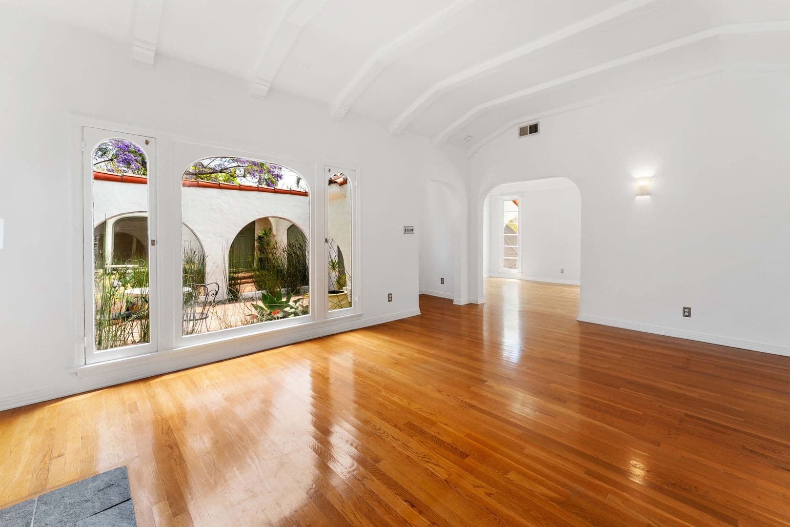 Los Angeles House: 2231 Overland Ave