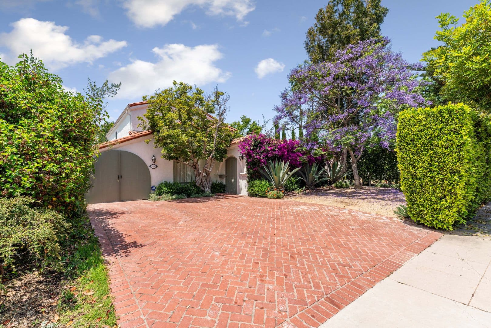 Los Angeles House: 2231 Overland Ave