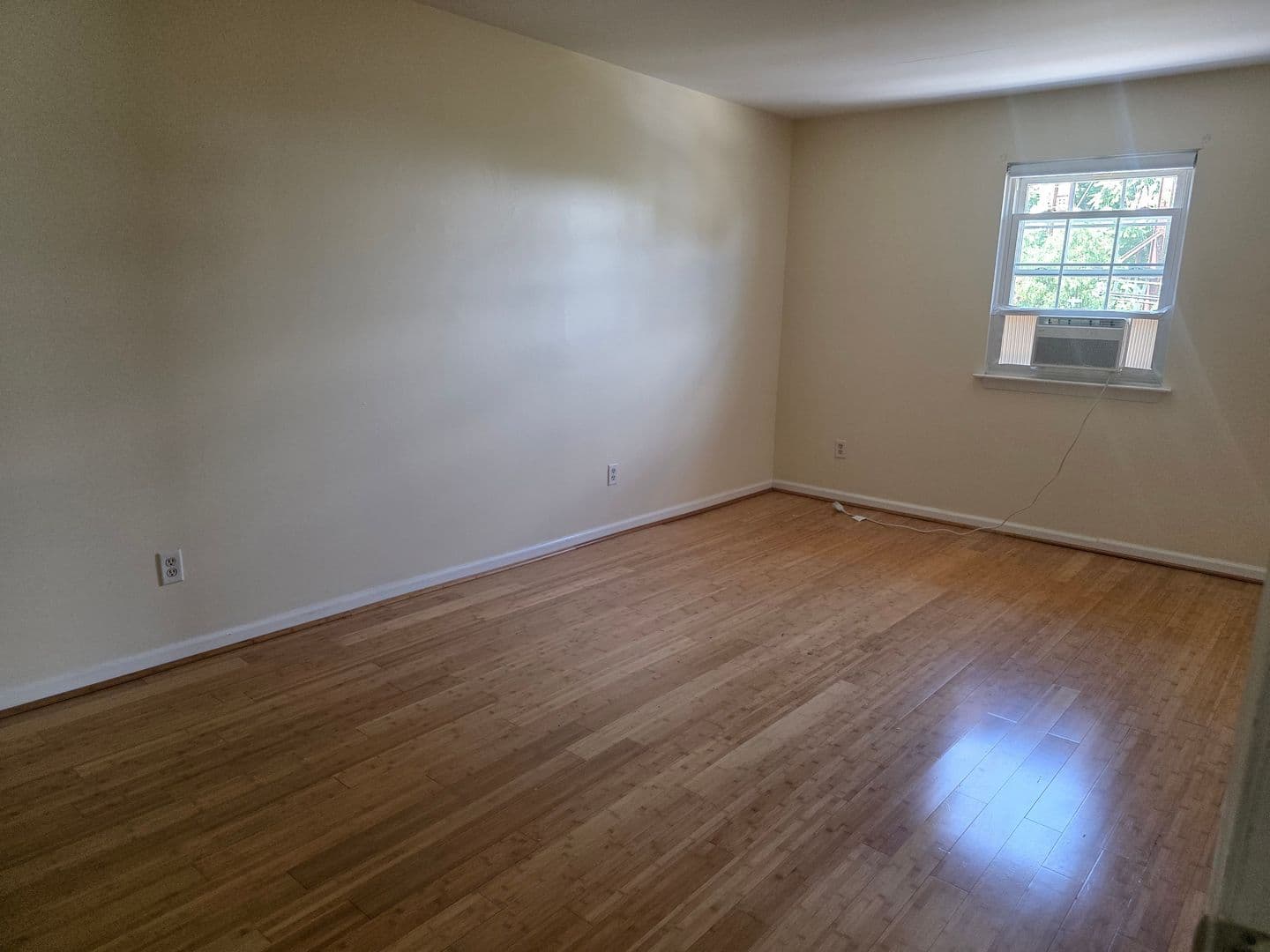 Lansdowne Townhome: 44 S. Lansdowne Avenue