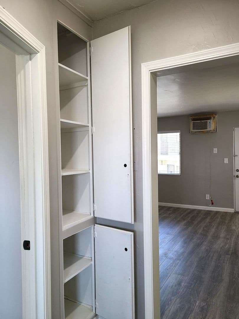 Los Angeles Apartment: 1421 Eagle Vista Dr - 8