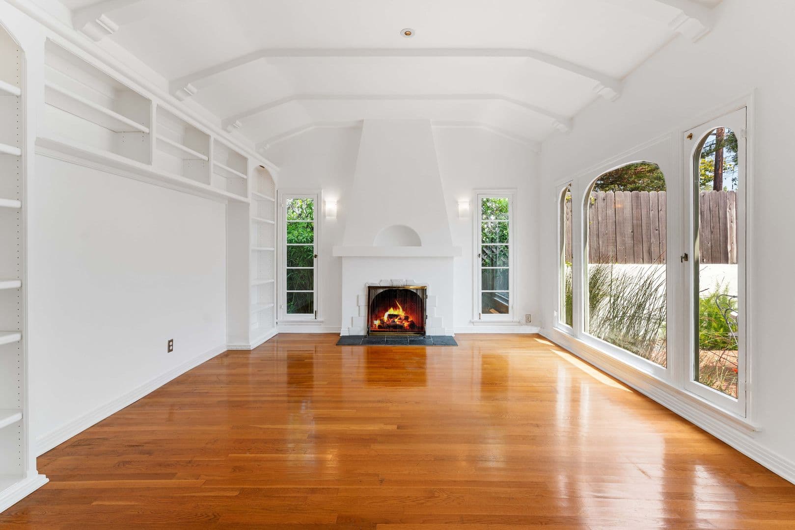 Los Angeles House: 2231 Overland Ave