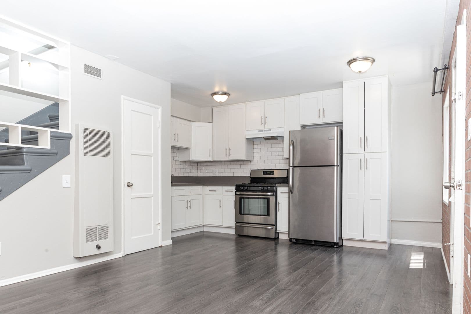 Los Angeles Apartment: 917 N. Madison Ave.