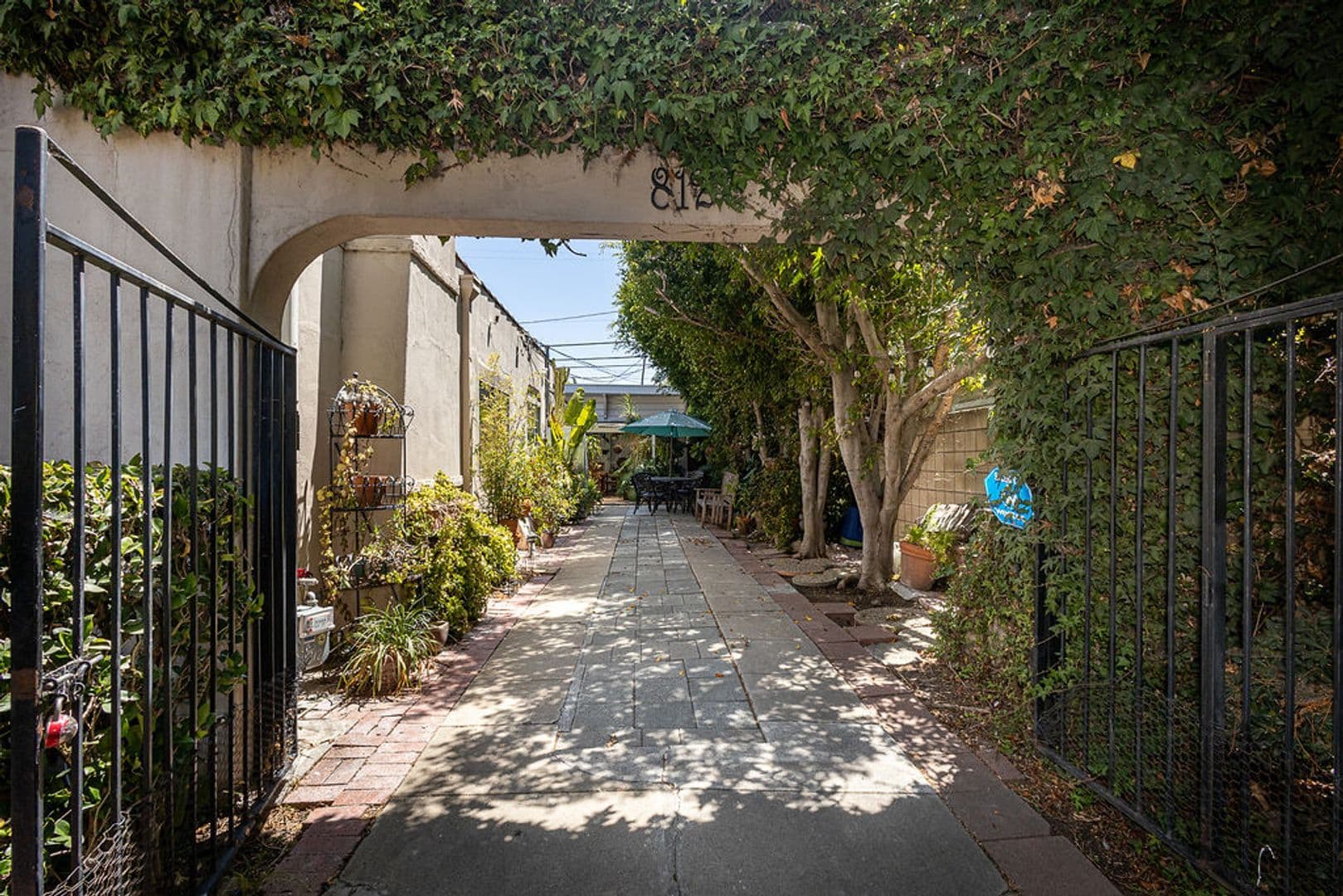Los Angeles Multiplex: 812-812 1/2 June St