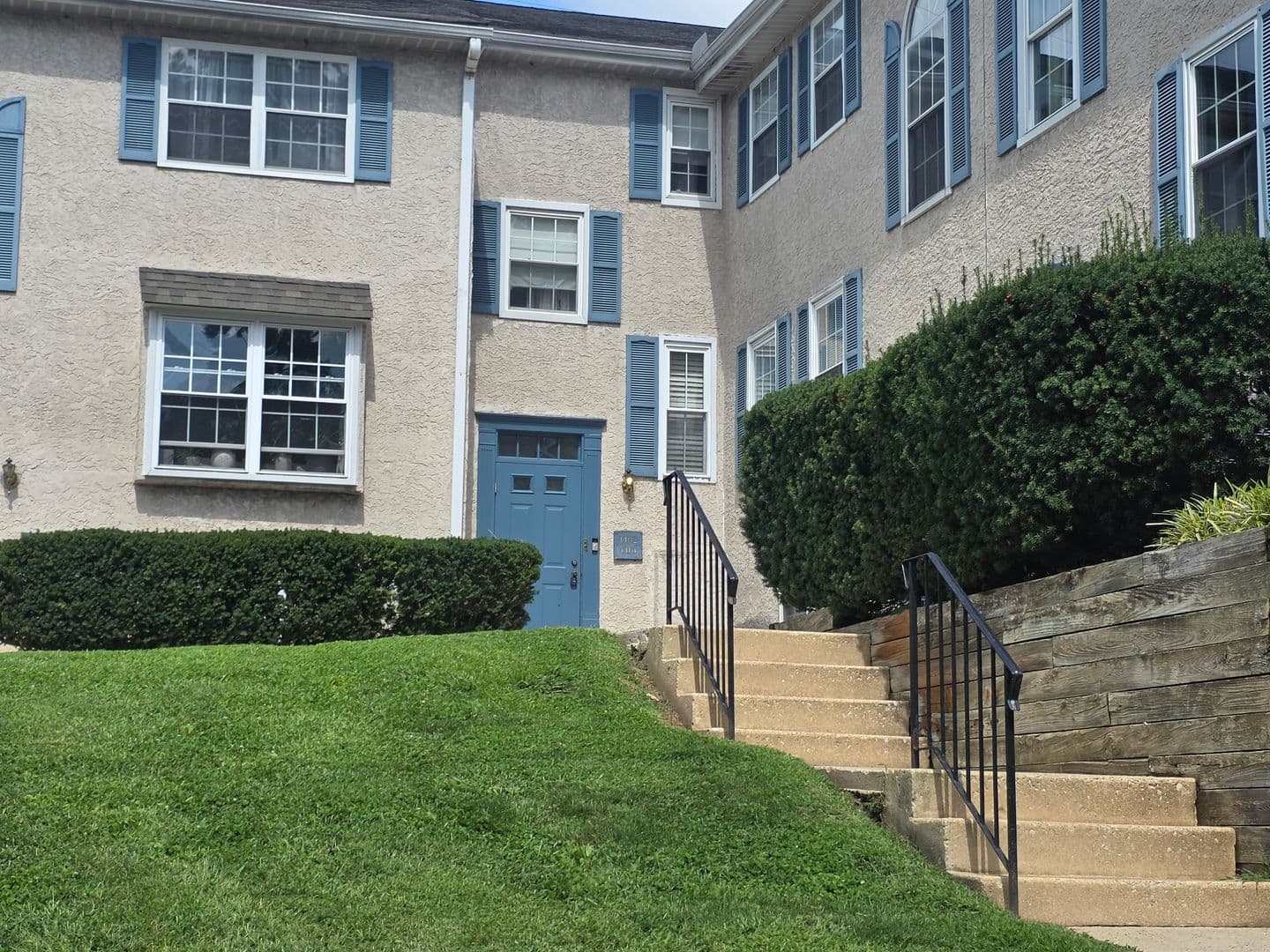 Lansdowne Townhome: 44 S. Lansdowne Avenue