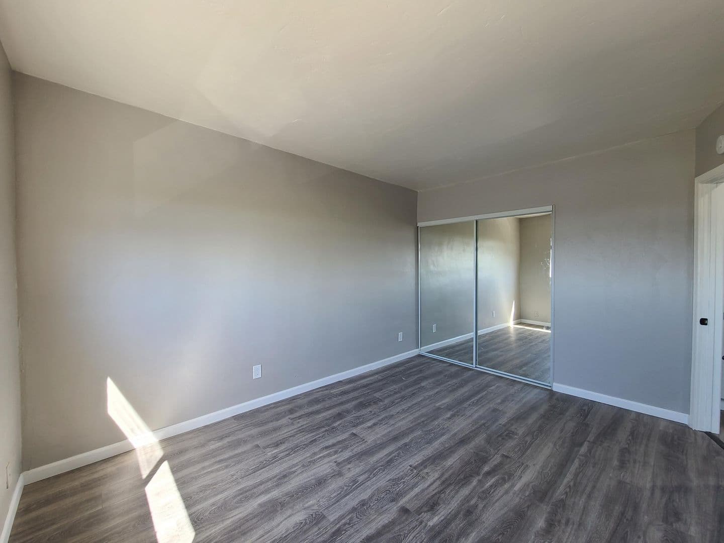 Los Angeles Apartment: 1421 Eagle Vista Dr - 8