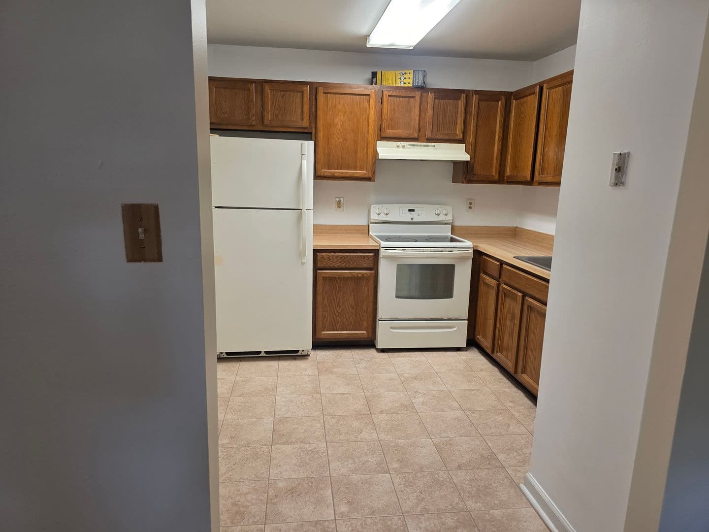 Lansdowne Townhome: 44 S. Lansdowne Avenue