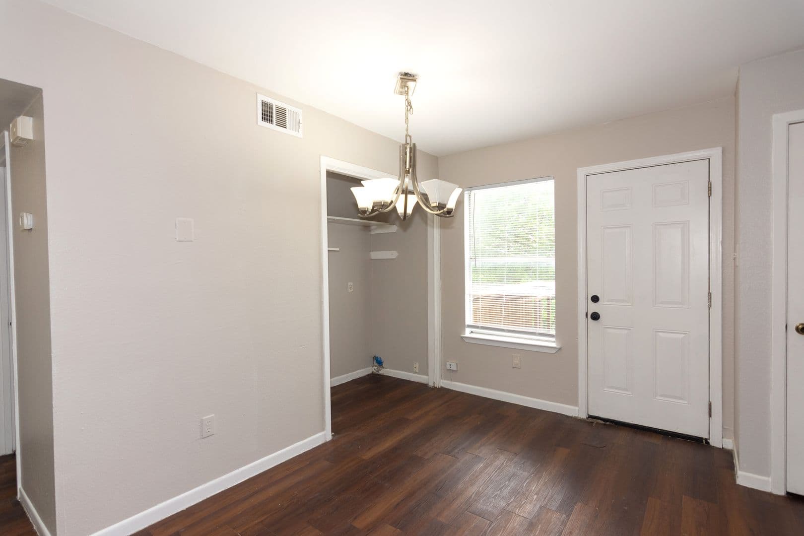 Round Rock Apartment: 1603 Onion Creek Village Dr