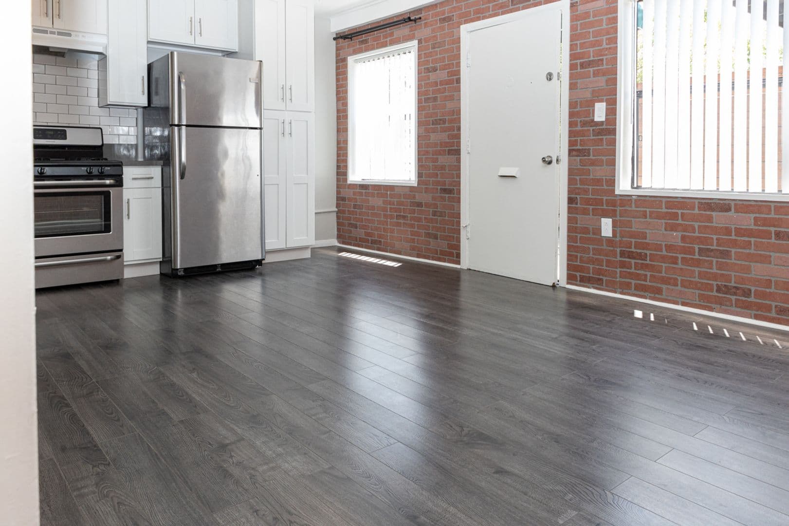 Los Angeles Apartment: 917 N. Madison Ave.
