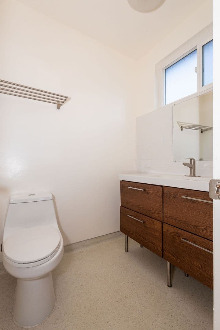 Los Angeles Apartment: 2251 Gatewood Street - Unit 4