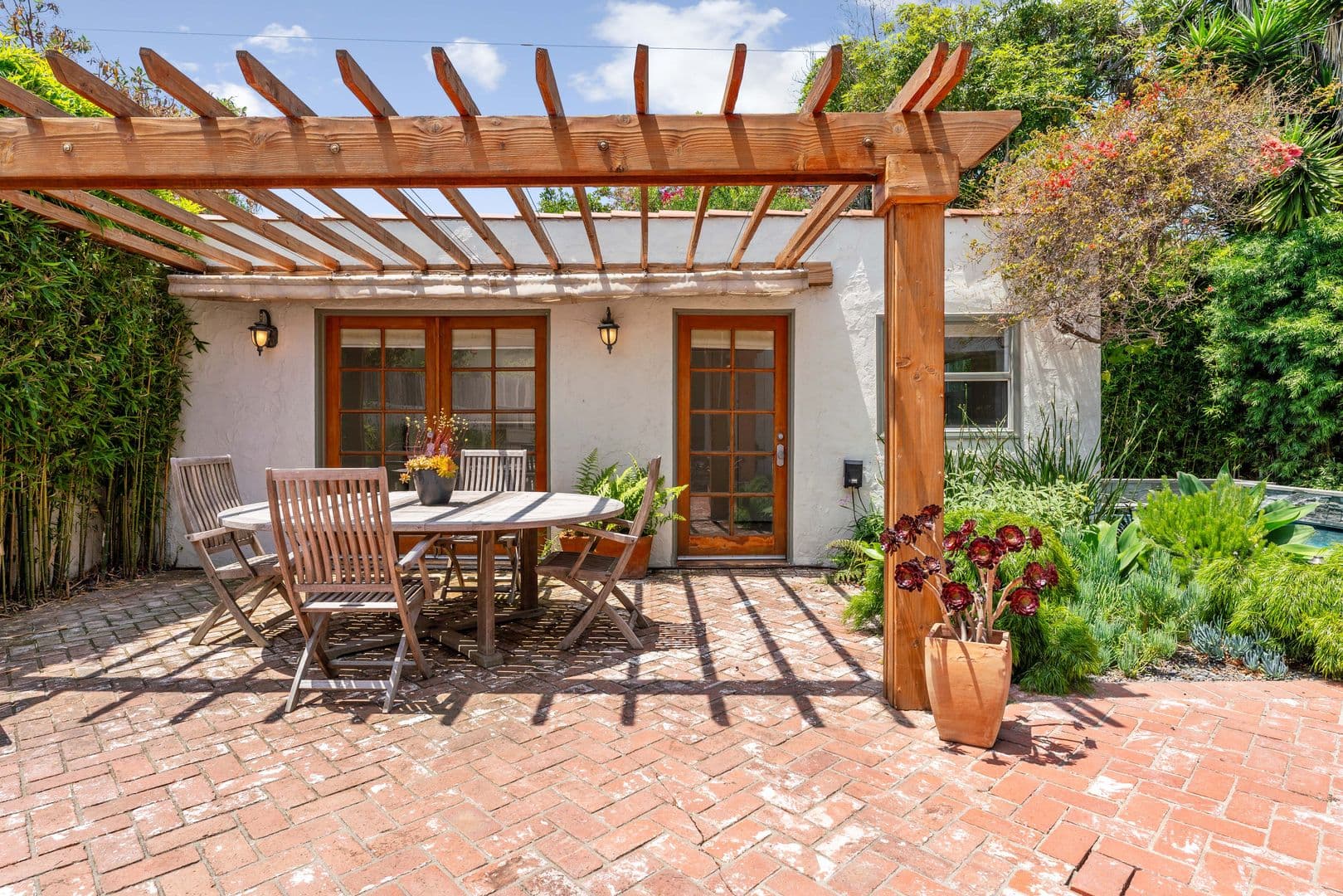 Los Angeles House: 2231 Overland Ave