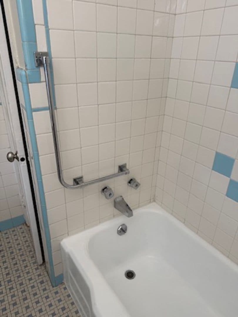 Clifton Heights Apartment: 400 North Springfield Road