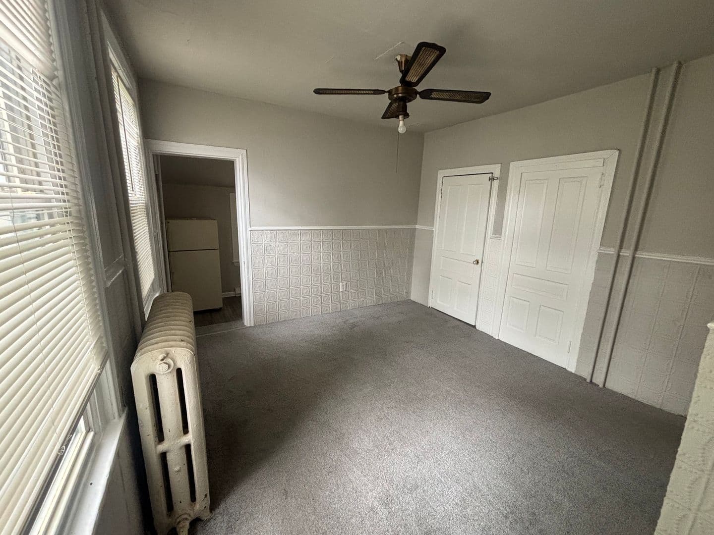 Lansdowne Apartment: 10 1st Street