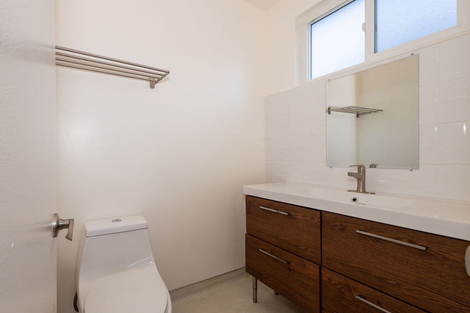 Los Angeles Apartment: 2251 Gatewood Street - Unit 4