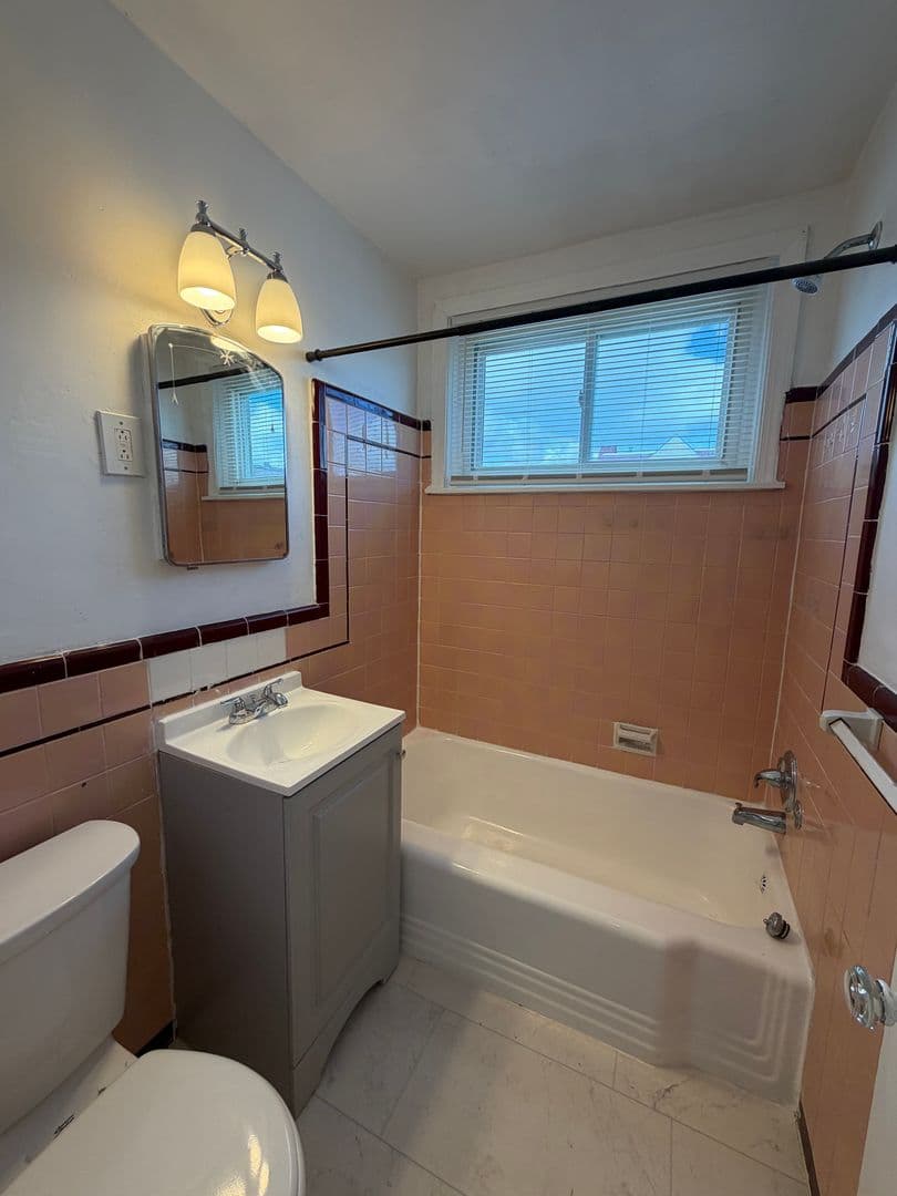 Philadelphia Apartment: 7925 Cedarbrook Avenue
