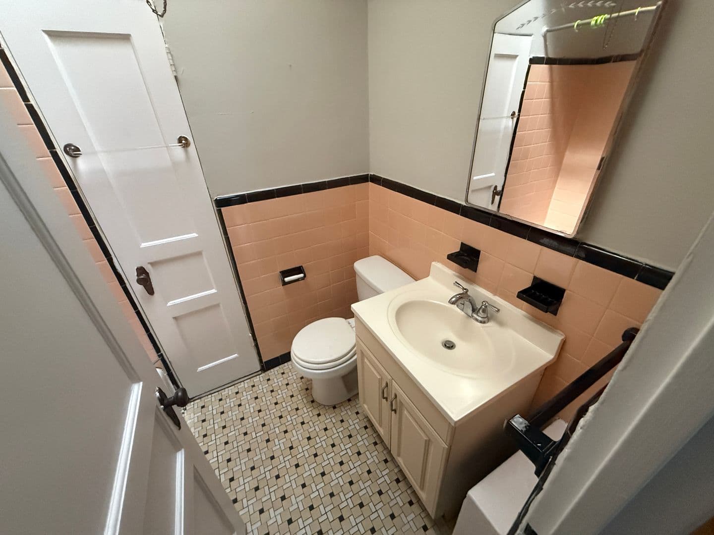 Upper Darby Apartment: 6834 Marshall Road