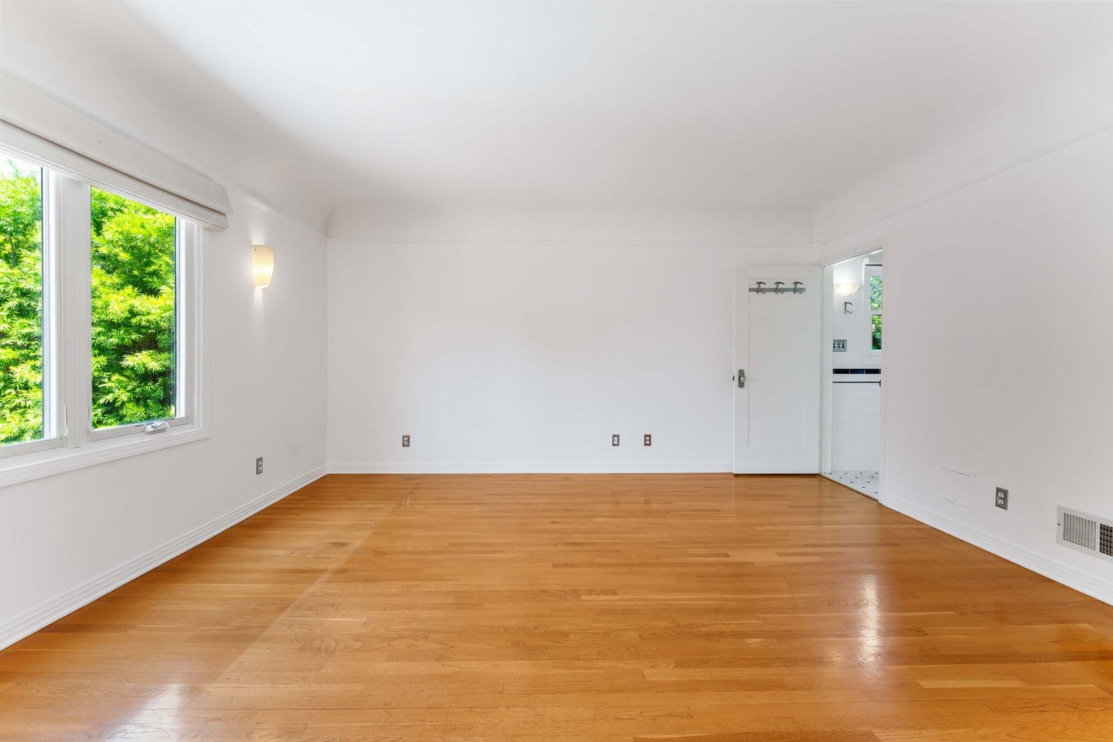 Los Angeles House: 2231 Overland Ave
