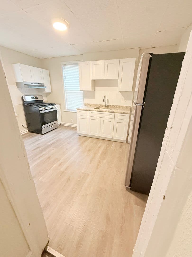 Brookhaven House: 127 9th Street
