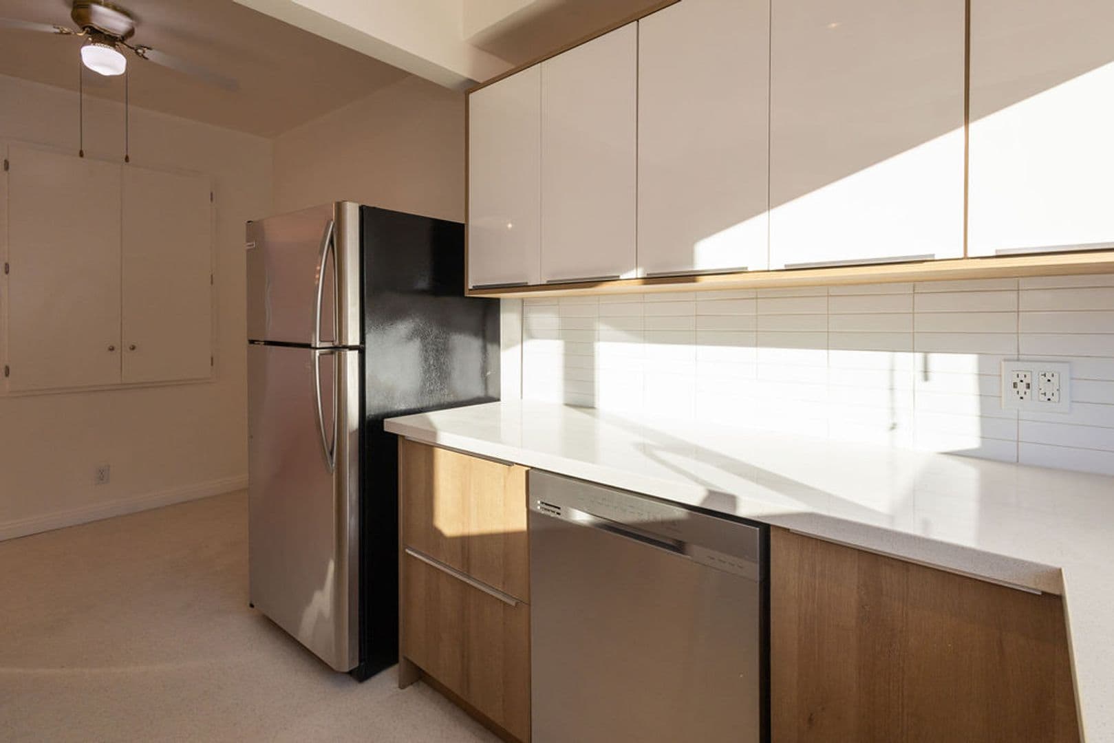Los Angeles Apartment: 2251 Gatewood Street - Unit 4