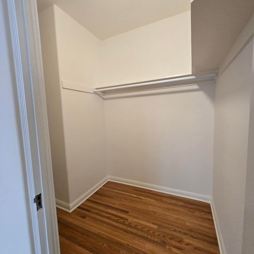 Los Angeles Apartment: 734 S Detroit St