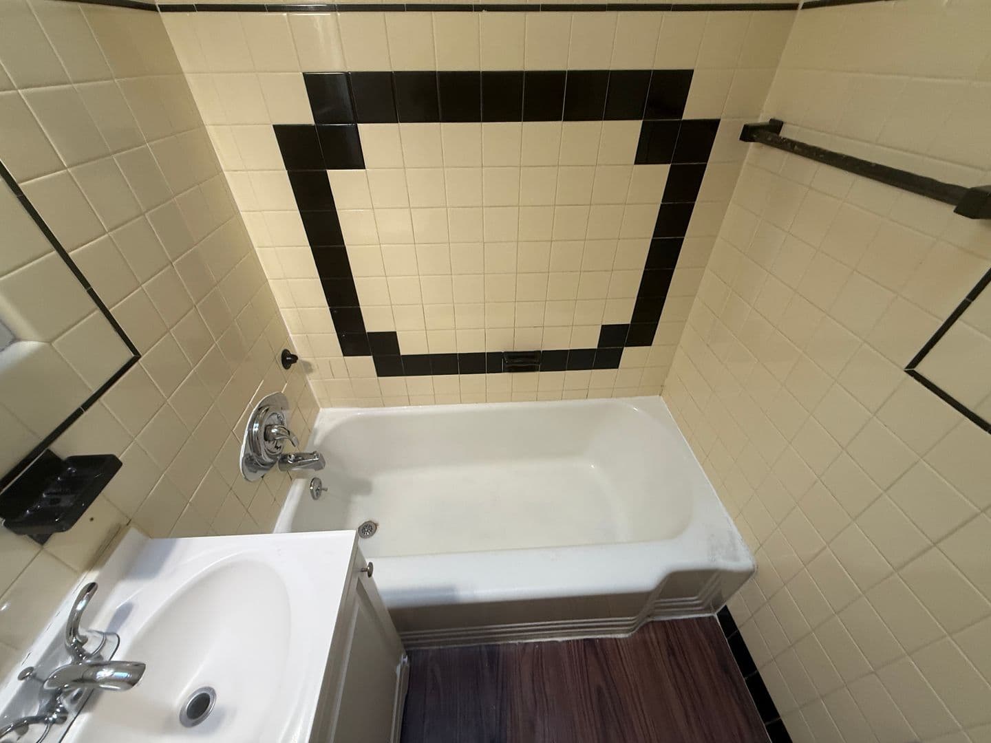 Drexel Hill Apartment: 3830 Berkley Avenue