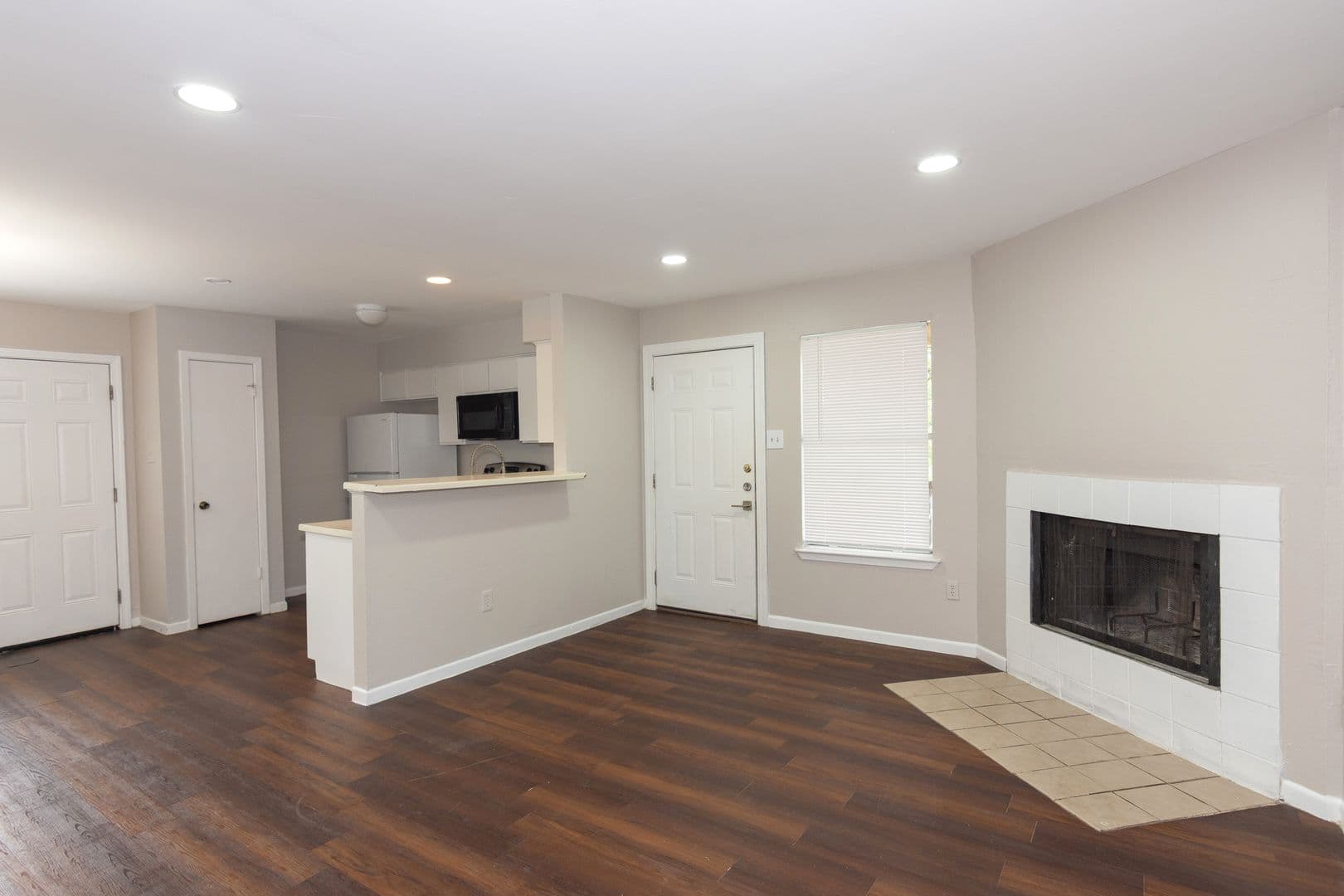 Round Rock Apartment: 1603 Onion Creek Village Dr
