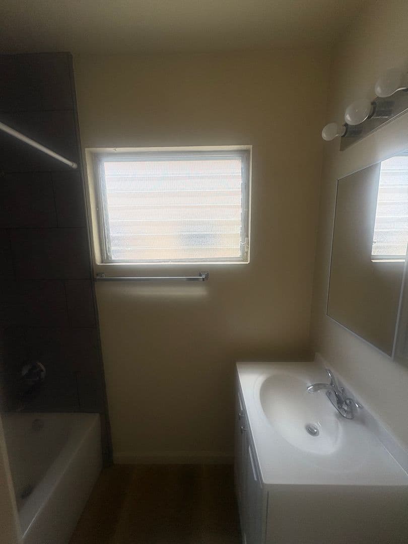 Los Angeles Apartment: 12475 Culver Blvd.
