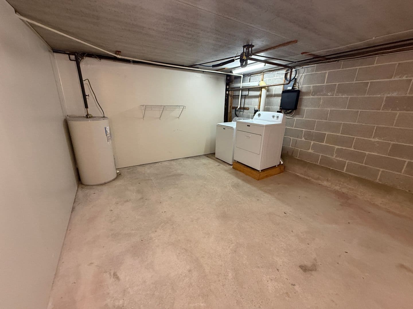 Wallingford Condo: 758B Putnam Boulevard