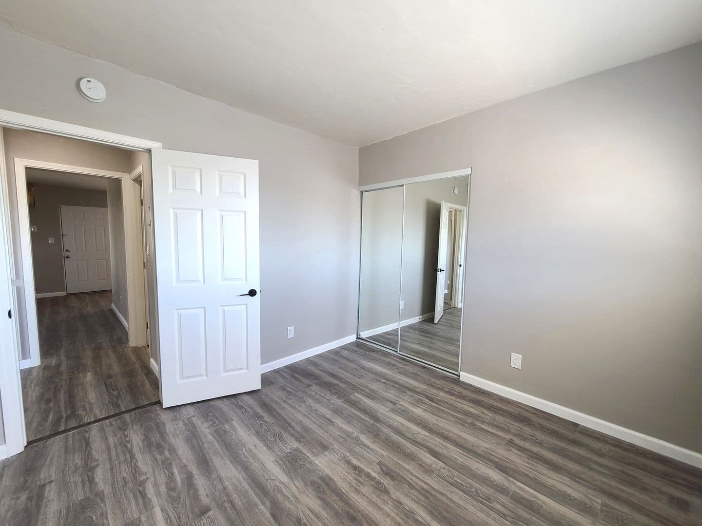 Los Angeles Apartment: 1421 Eagle Vista Dr - 8