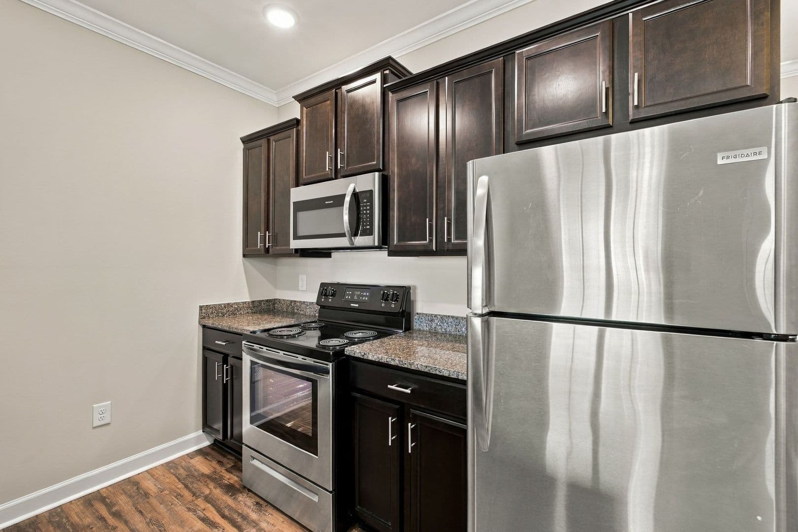 Gallatin Apartment: 1201 South Water Ave