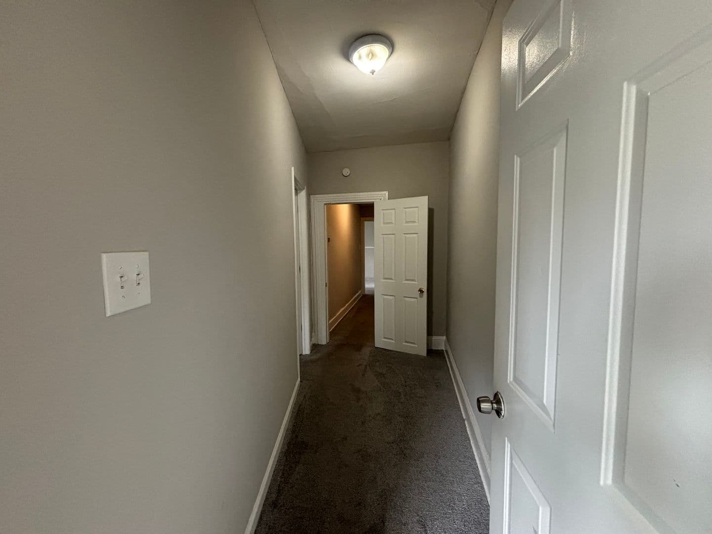 Lansdowne Apartment: 10 1st Street