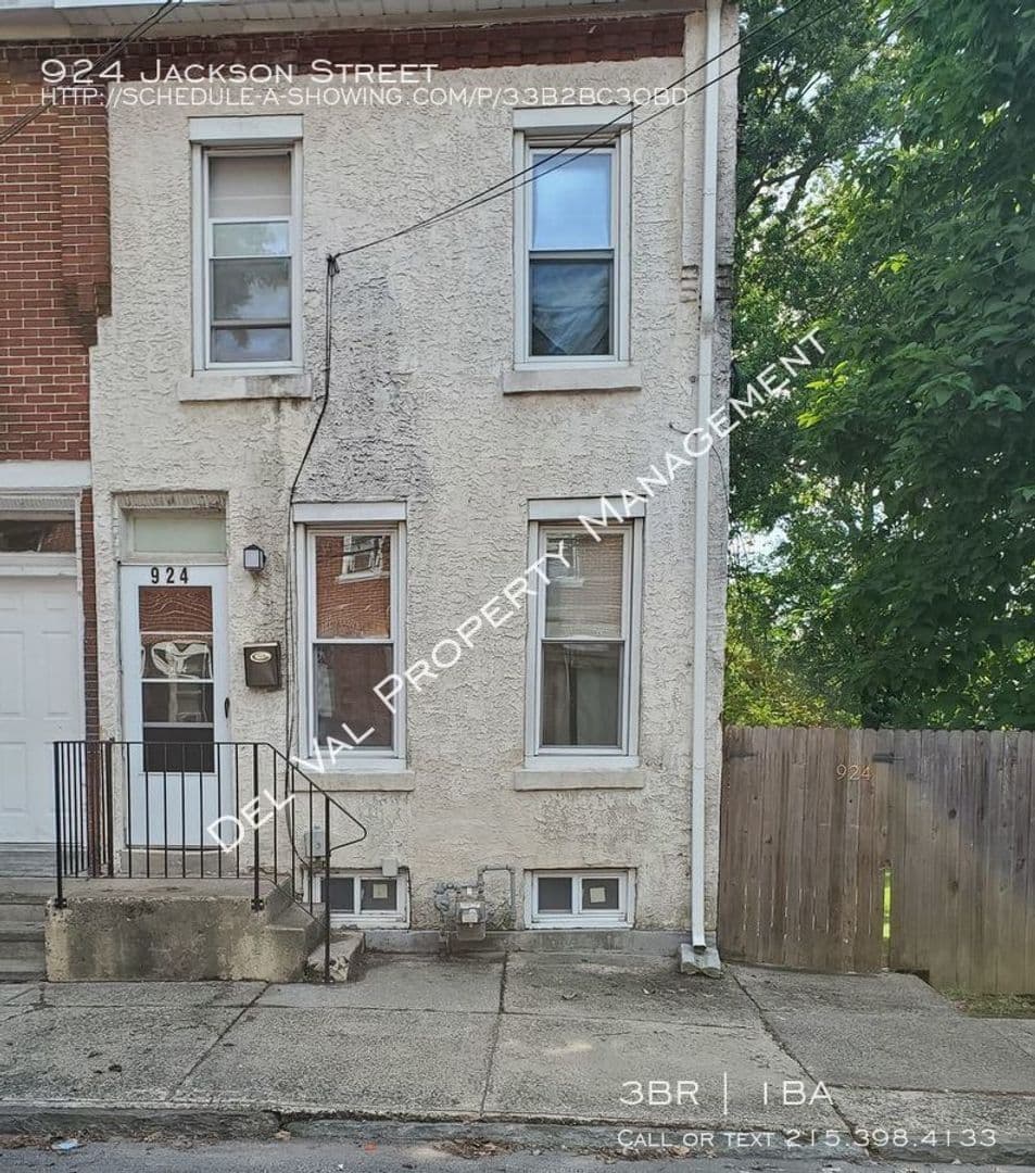 Norristown House: 924 Jackson Street