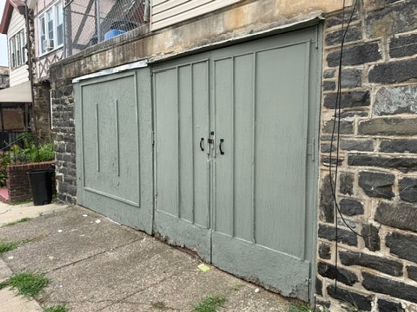 Philadelphia Apartment: 238 West Abbottsford Avenue
