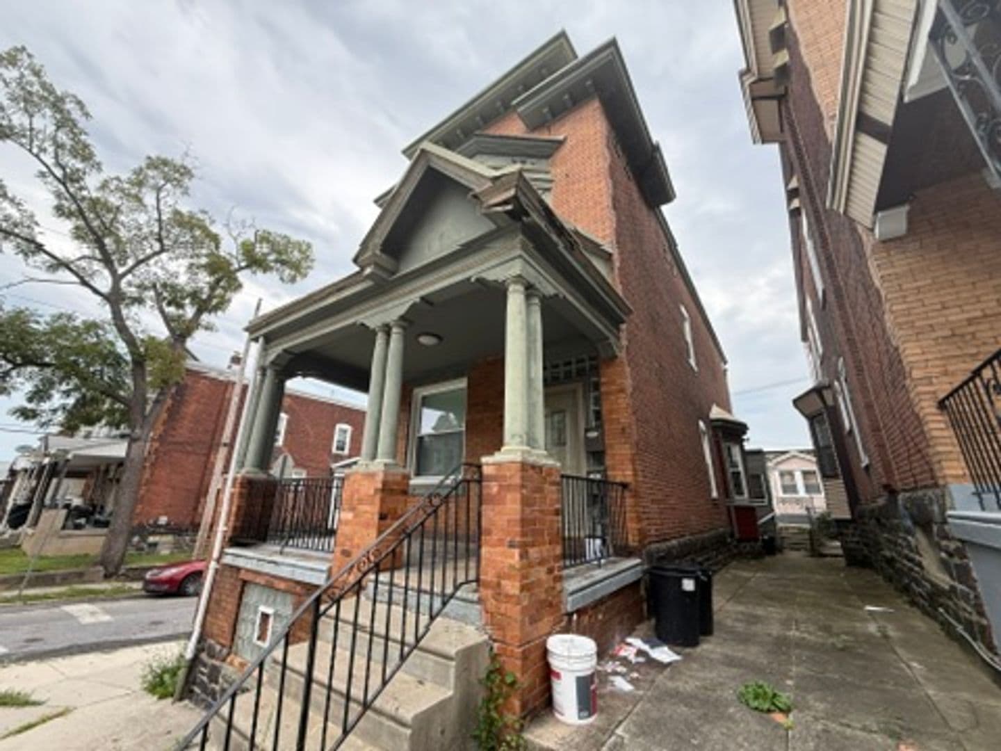 Philadelphia Apartment: 238 West Abbottsford Avenue