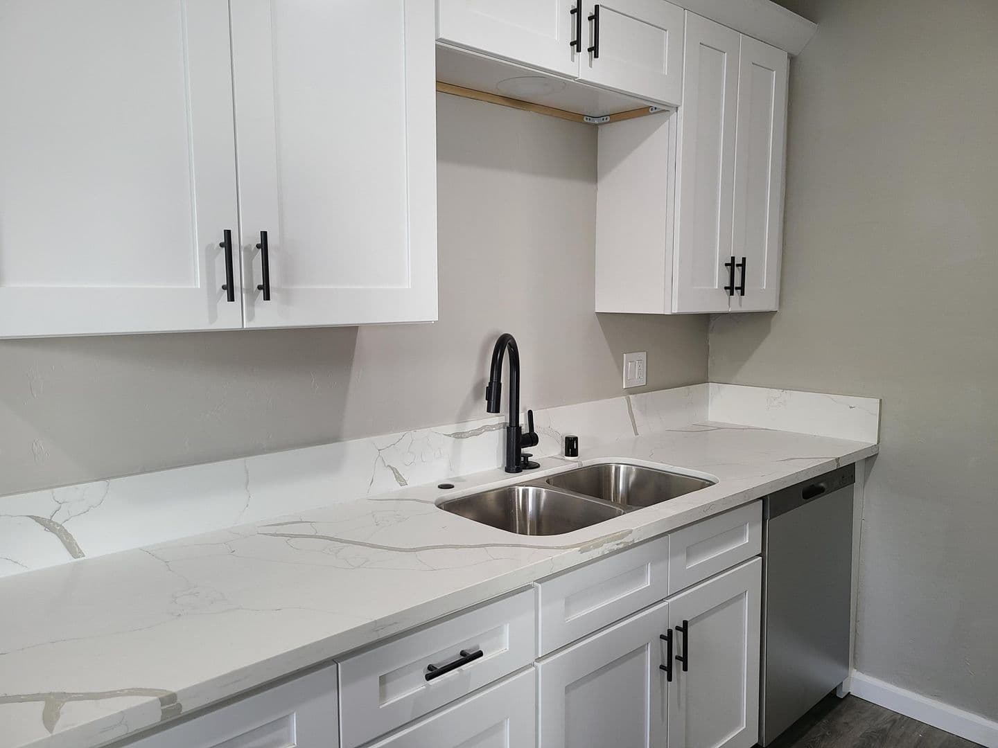 Los Angeles Apartment: 1421 Eagle Vista Dr - 8