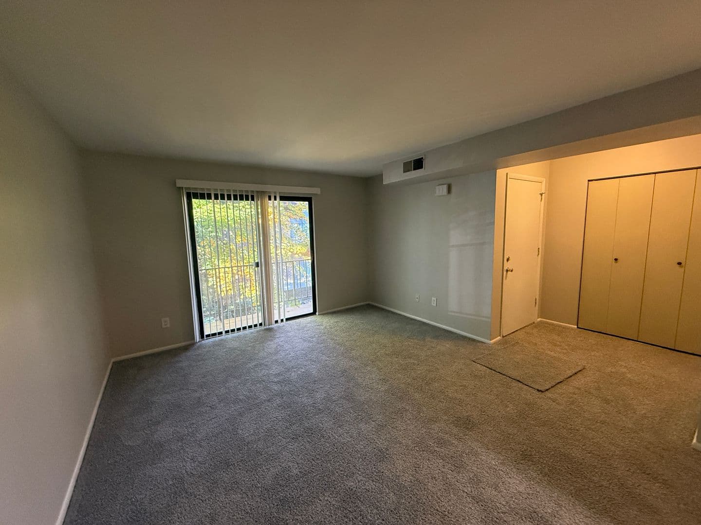 Wallingford Condo: 758B Putnam Boulevard