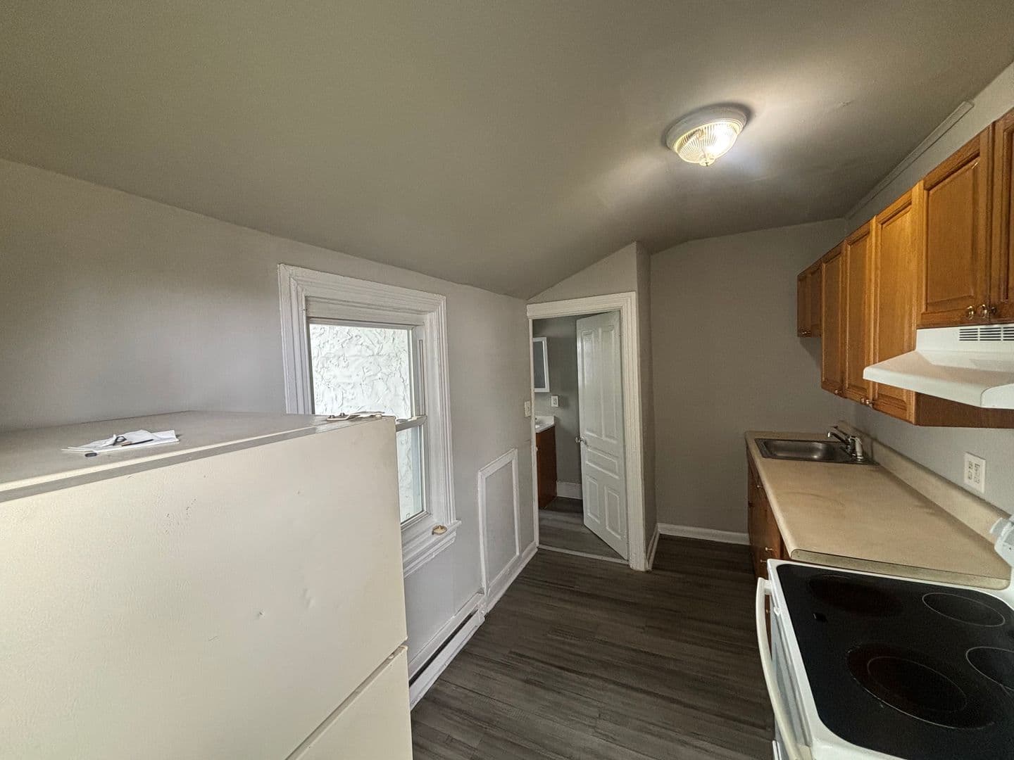 Lansdowne Apartment: 10 1st Street