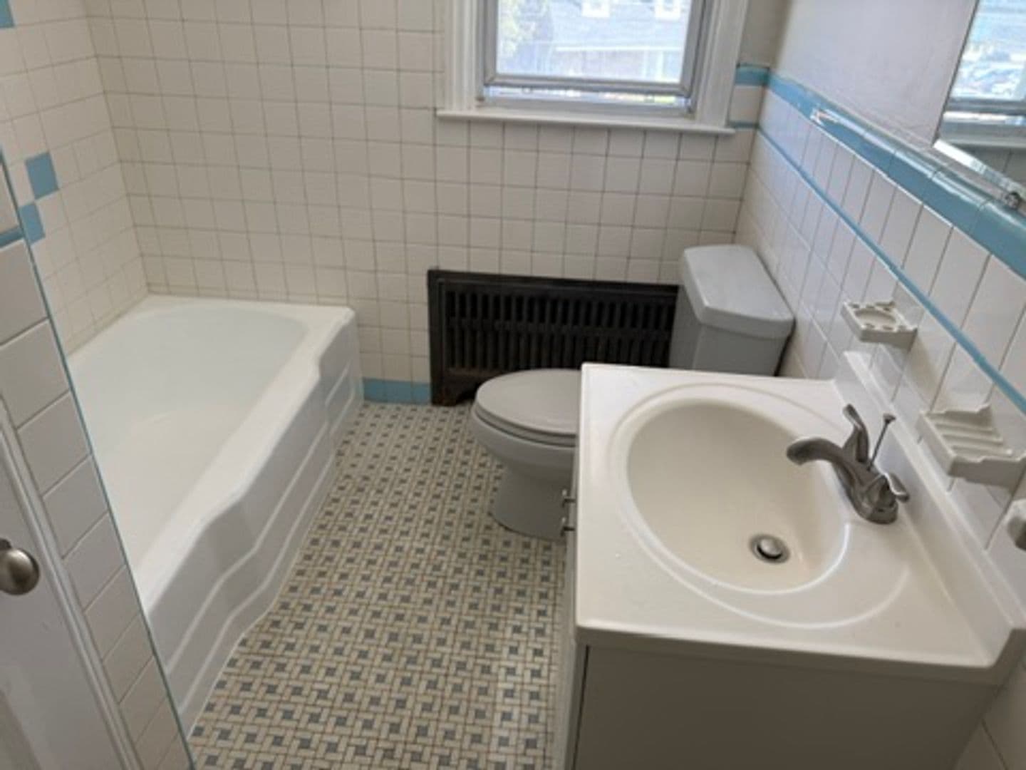 Clifton Heights Apartment: 400 North Springfield Road