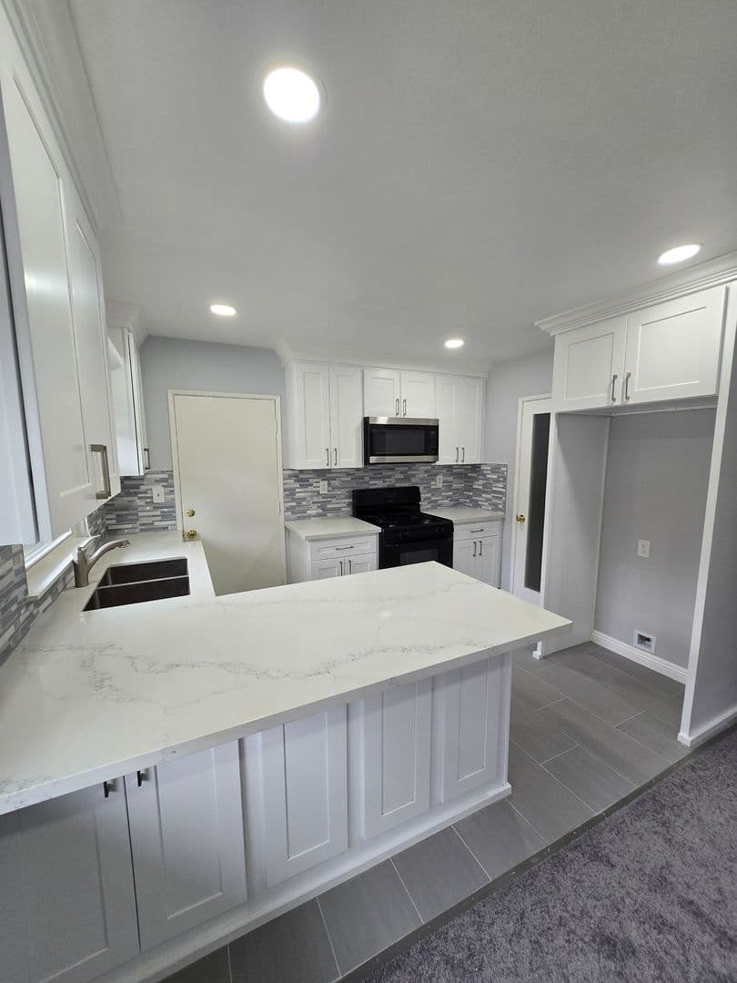 Los Angeles Condo: 3634 Kalsman Dr. #4