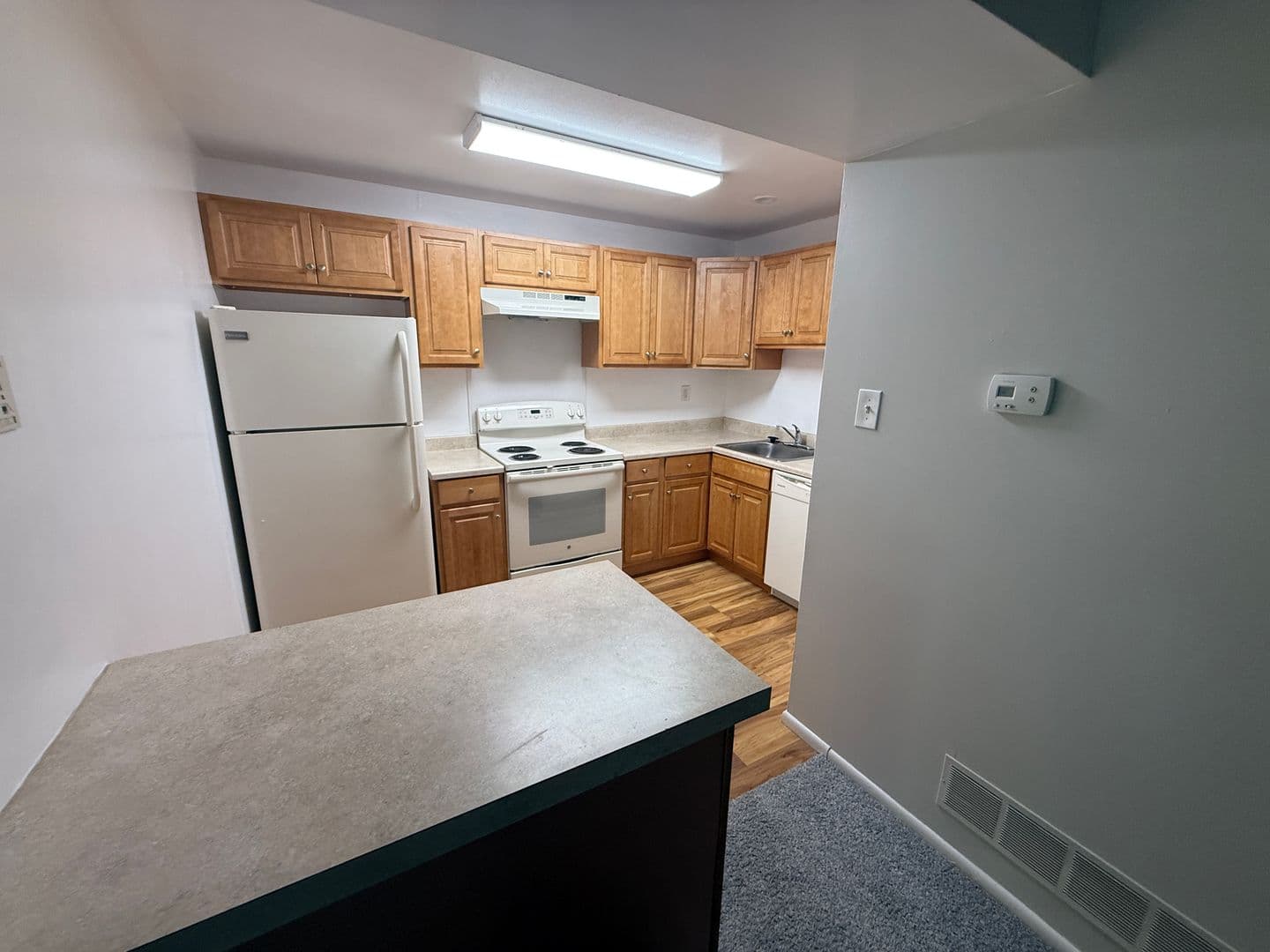 Wallingford Condo: 758B Putnam Boulevard