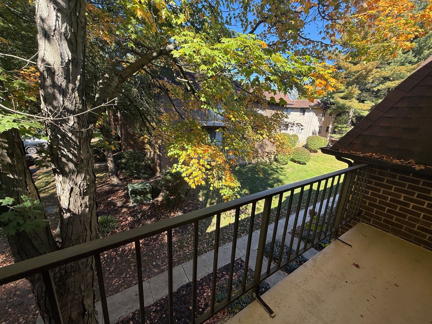 Wallingford Condo: 758B Putnam Boulevard