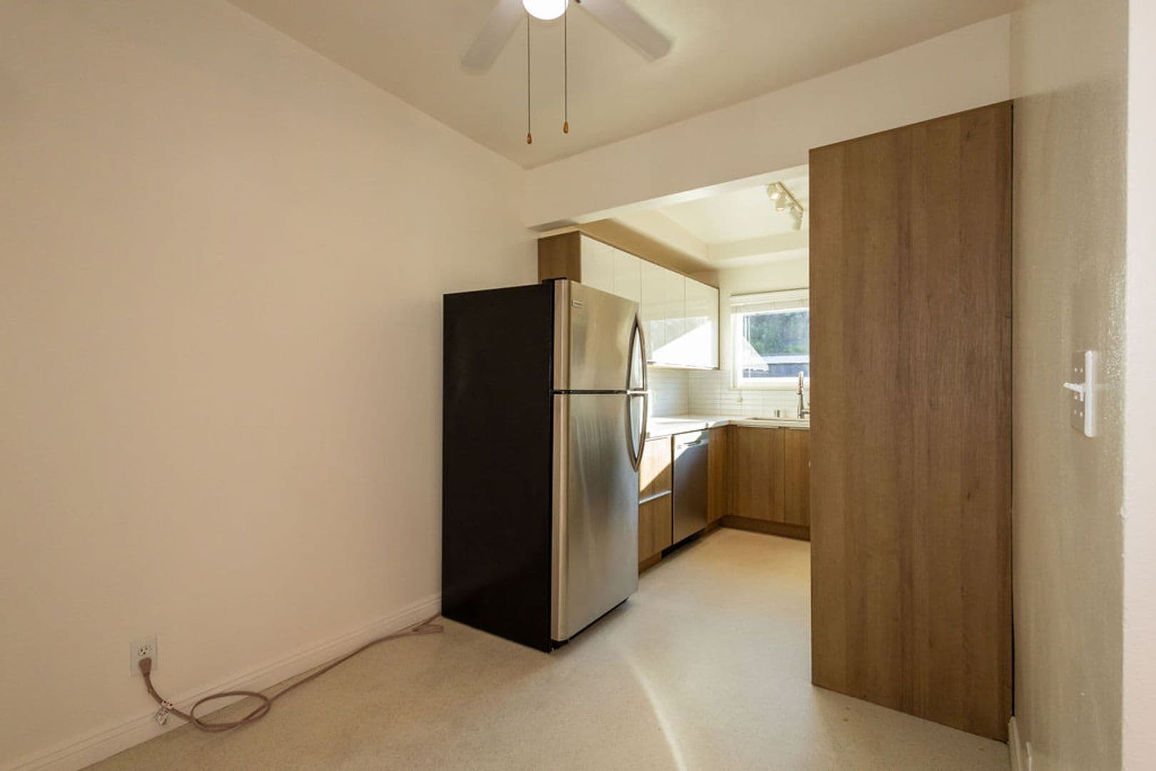 Los Angeles Apartment: 2251 Gatewood Street - Unit 4