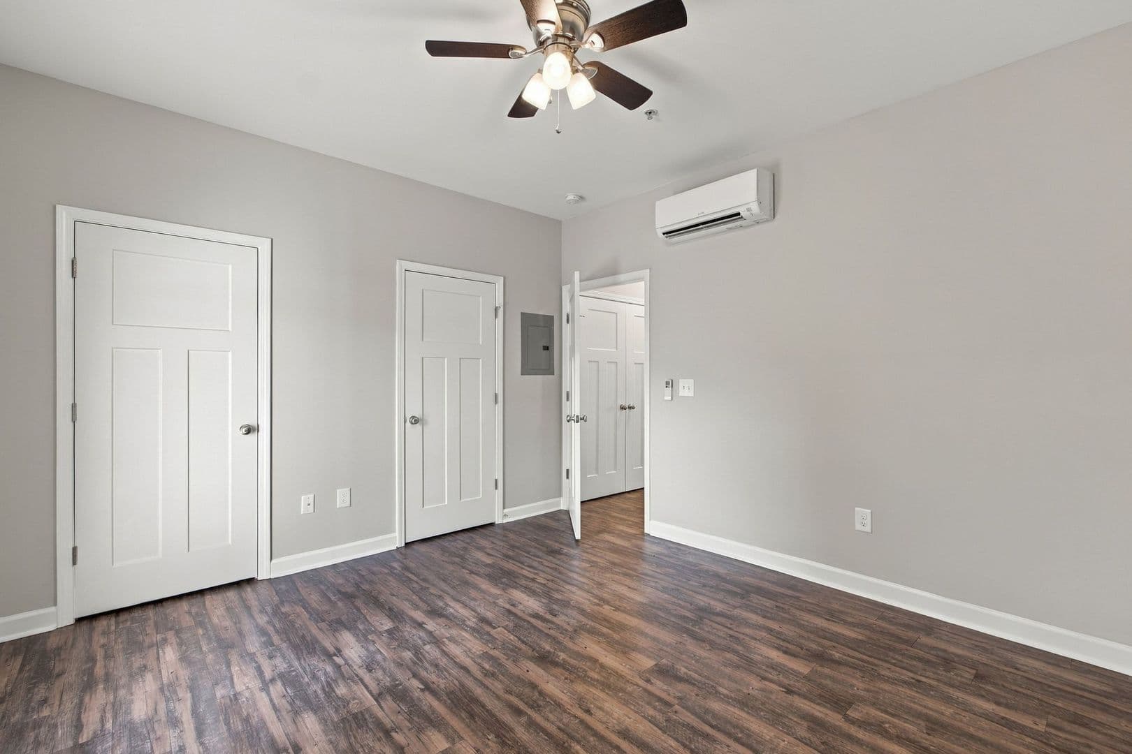 Gallatin Apartment: 1201 South Water Ave