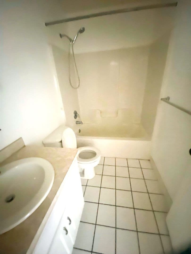 COLUMBUS Apartment: 2052 7TH ST